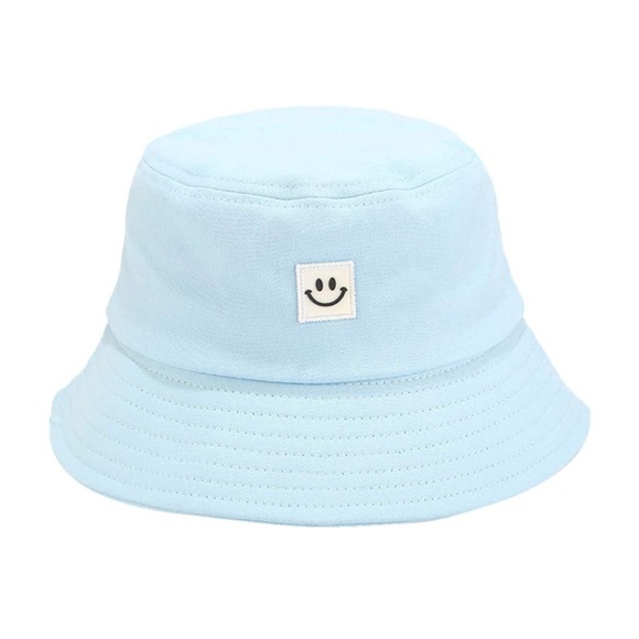 Amazon Accessories Nwot Baby Blue Smiley Face Bucket Hat Poshmark